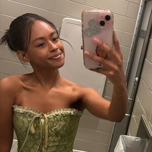 Meet your Posher, Paris